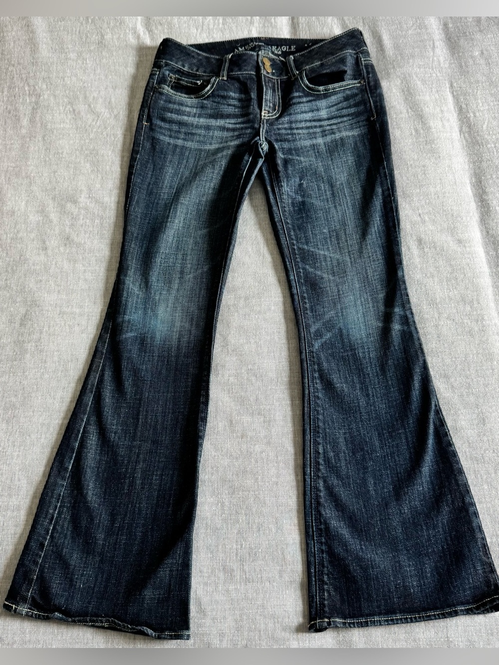 American Eagle Vintage Low-Rise Artist Stretch Flare Dark Washed Jeans, Size 4 S